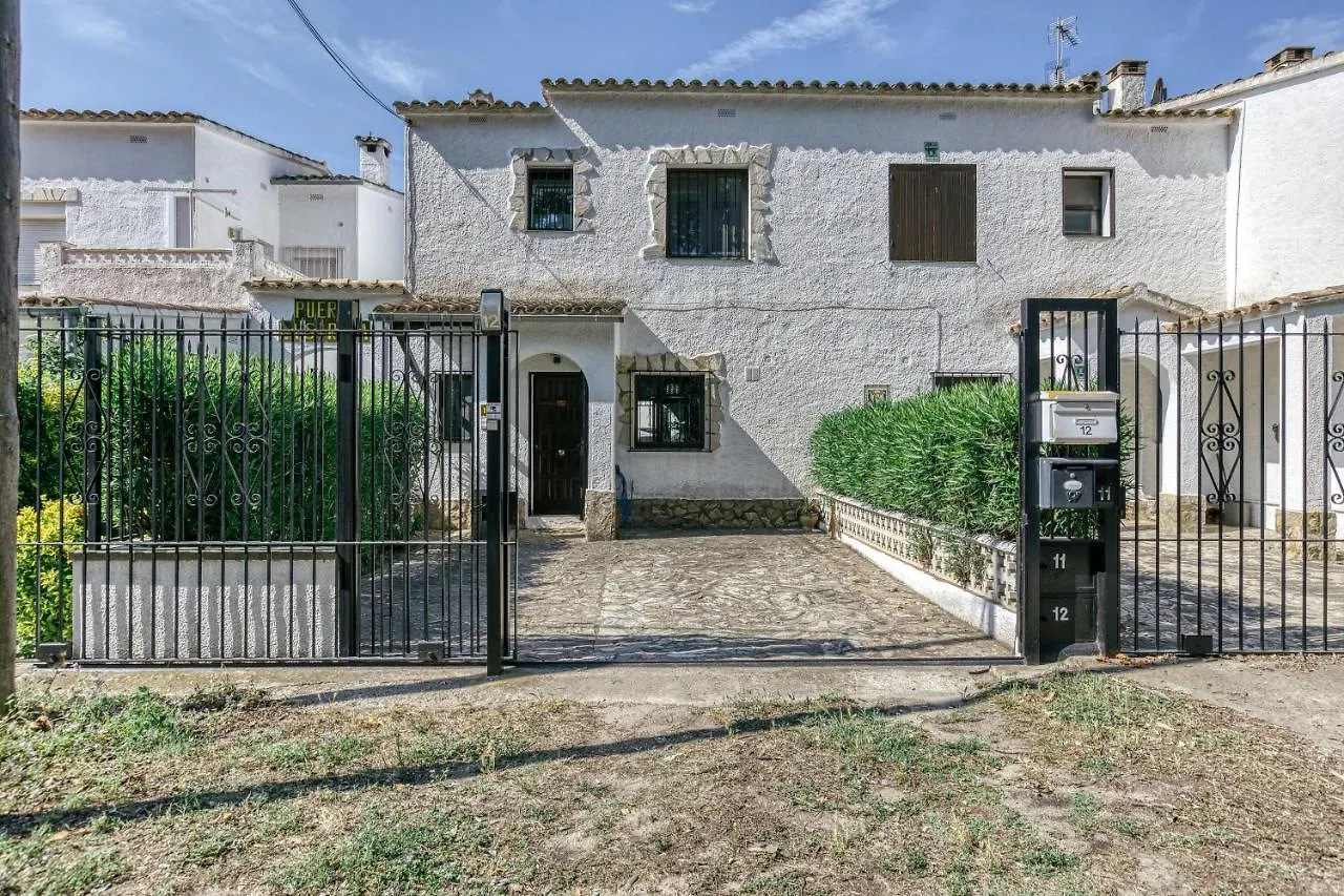 בית נופש הוילה אמפוריבראבה Casa Sirena